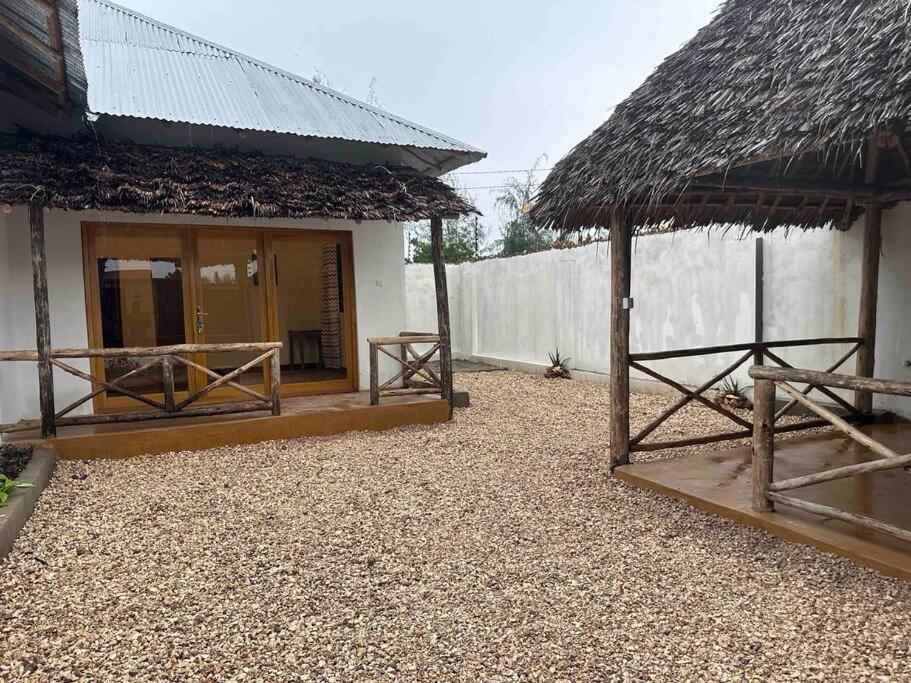 B Home Zanzibar Kiwengwa  ภายนอก รูปภาพ